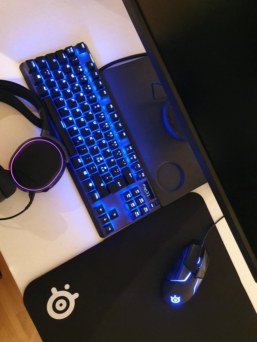 Liquid Mxey Thanks Steelseries For The New Apex Pro Tkl Absolutely Loving It Can Showoff My Paint Skillz Too