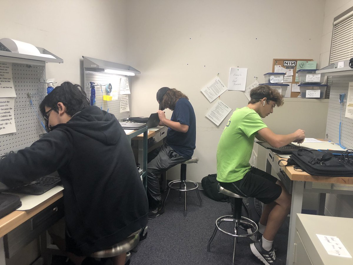 OFHSLibrary's tweet image. I love teaching!  Our Google Ninjas hard at work repairing Chromebooks, ensuring that all of our kids have the tech they need to succeed &amp;amp; learning to repair Chromebooks at the same time!  #ofpride #istelibs #futurereadylibs