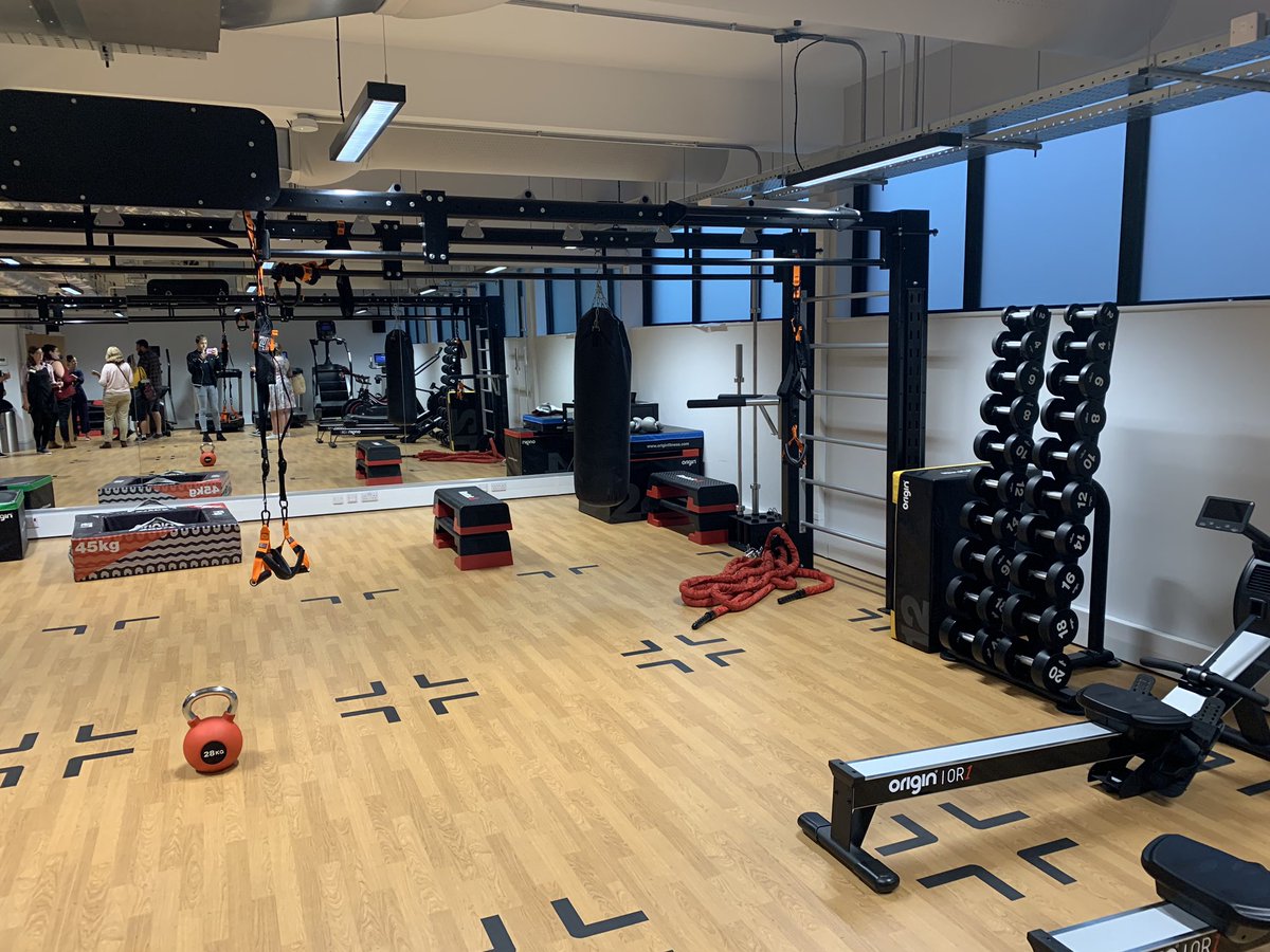 maxslook's tweet photo. Visited the amazing @OriginWorkspace in Bristol tonight. What an incredible space for meetings, casual desks, permanent HQ’s or private offices. It also has an amazing gym and rooftop terrace that overlooks Bristol 🤩 @BloggersBristol #BBOriginLife #BristolBloggers https://t.co/bMuLXbnmDY