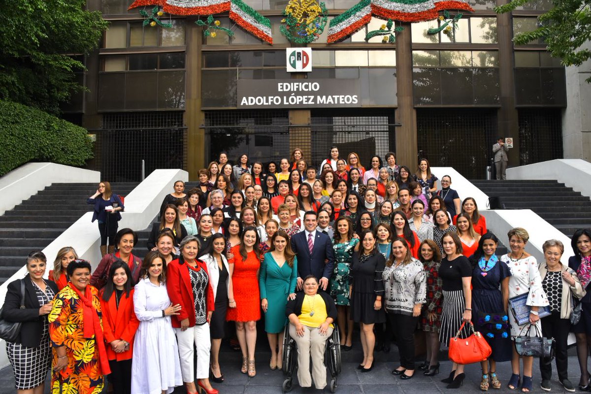 alitomorenoc's tweet photo. En el @PRI_Nacional tenemos el firme compromiso de trabajar de la mano con el @OnmpriNacional para consolidar más espacios de participación política para todas las mujeres priistas. https://t.co/GjeOIh2Exf
