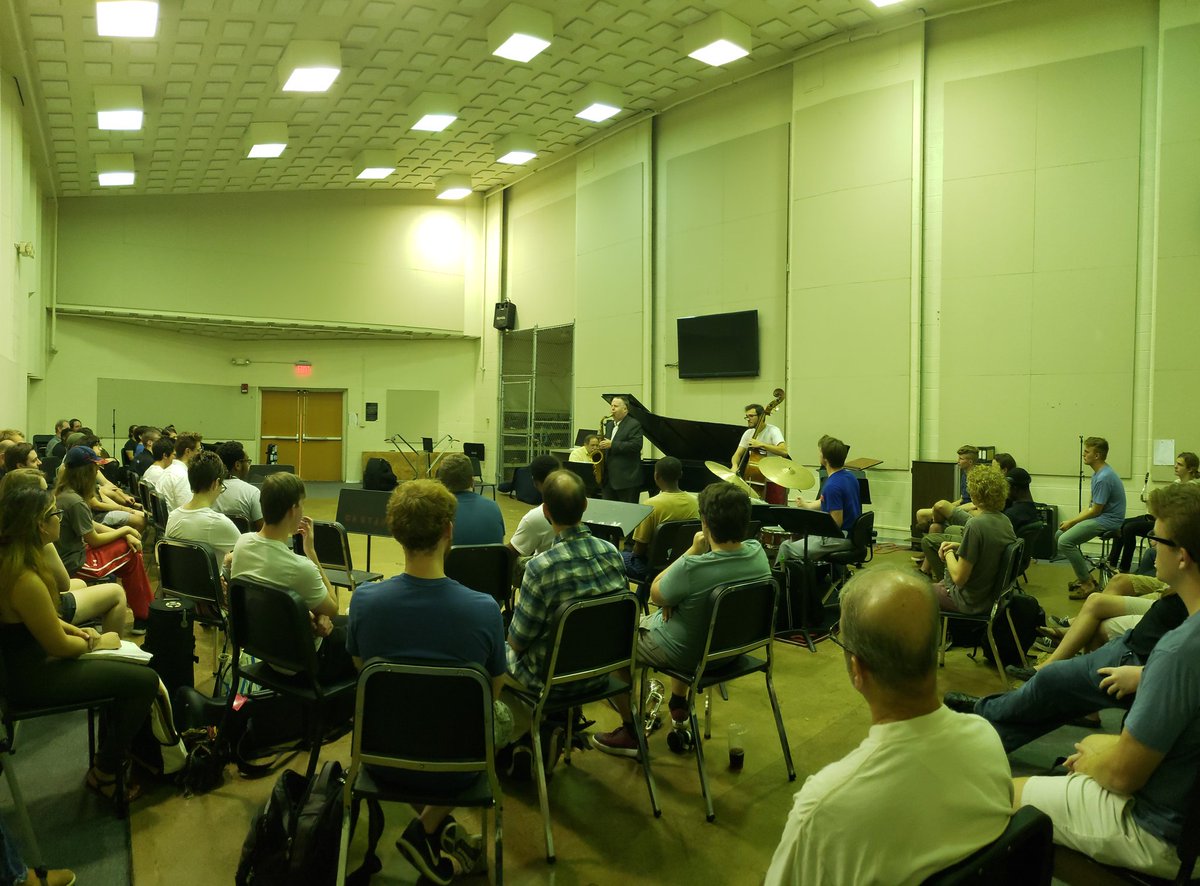 ccmjazzstudies's tweet photo. @HarryAllenjazz tearing it up! https://t.co/nIINKDzyY8