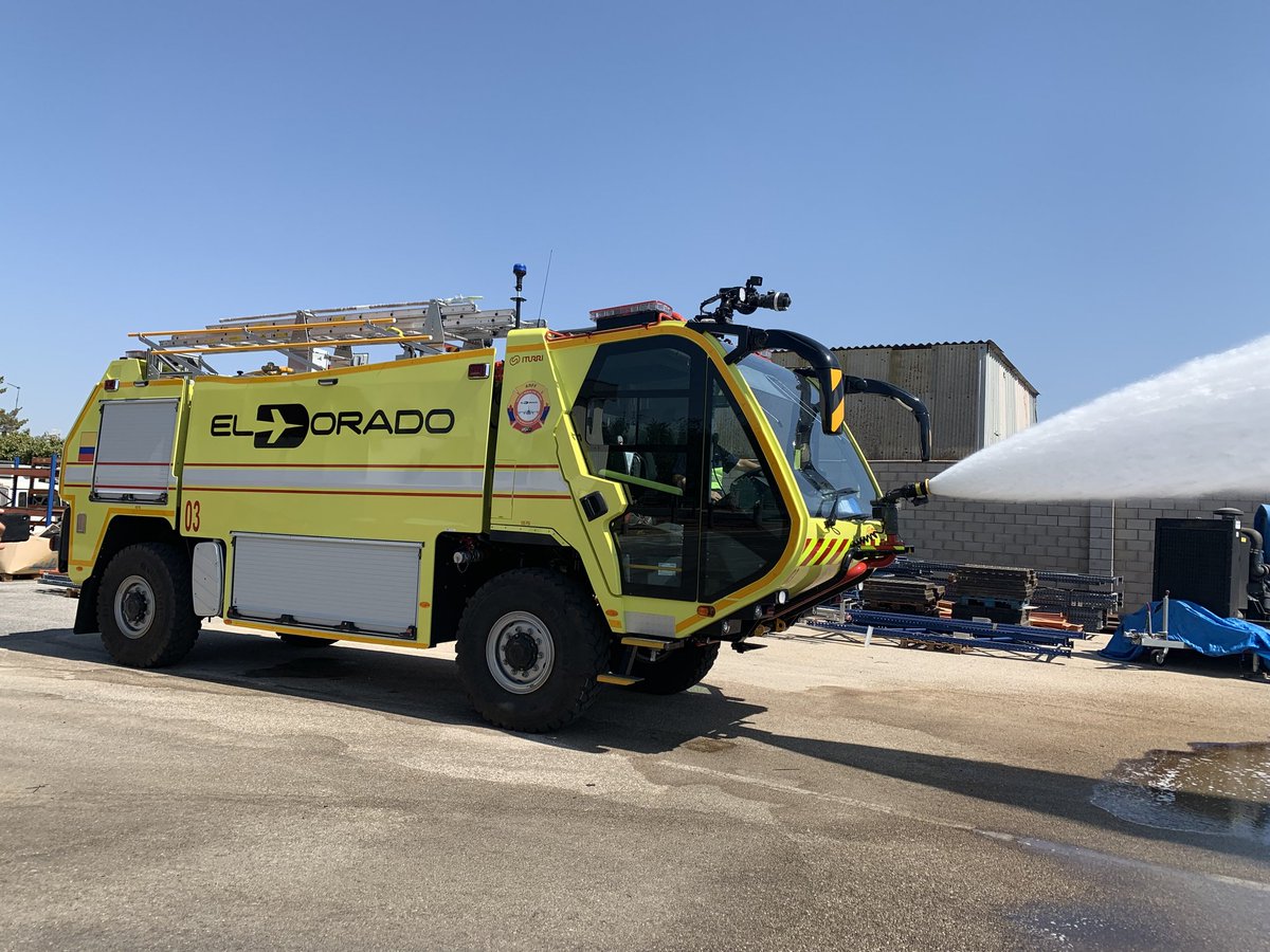 BOG_ELDORADO's tweet image. #ElDoradoInforma | 🚒 Estas dos máquinas de #Bomberos de última generación, están diseñadas para la extinción y el rescate en todos los terrenos de nuestro @BOG_ELDORADO. En estos momentos se encuentran en procesos de prueba en la fábrica de #Iturri en Sevilla, España. 🇪🇸