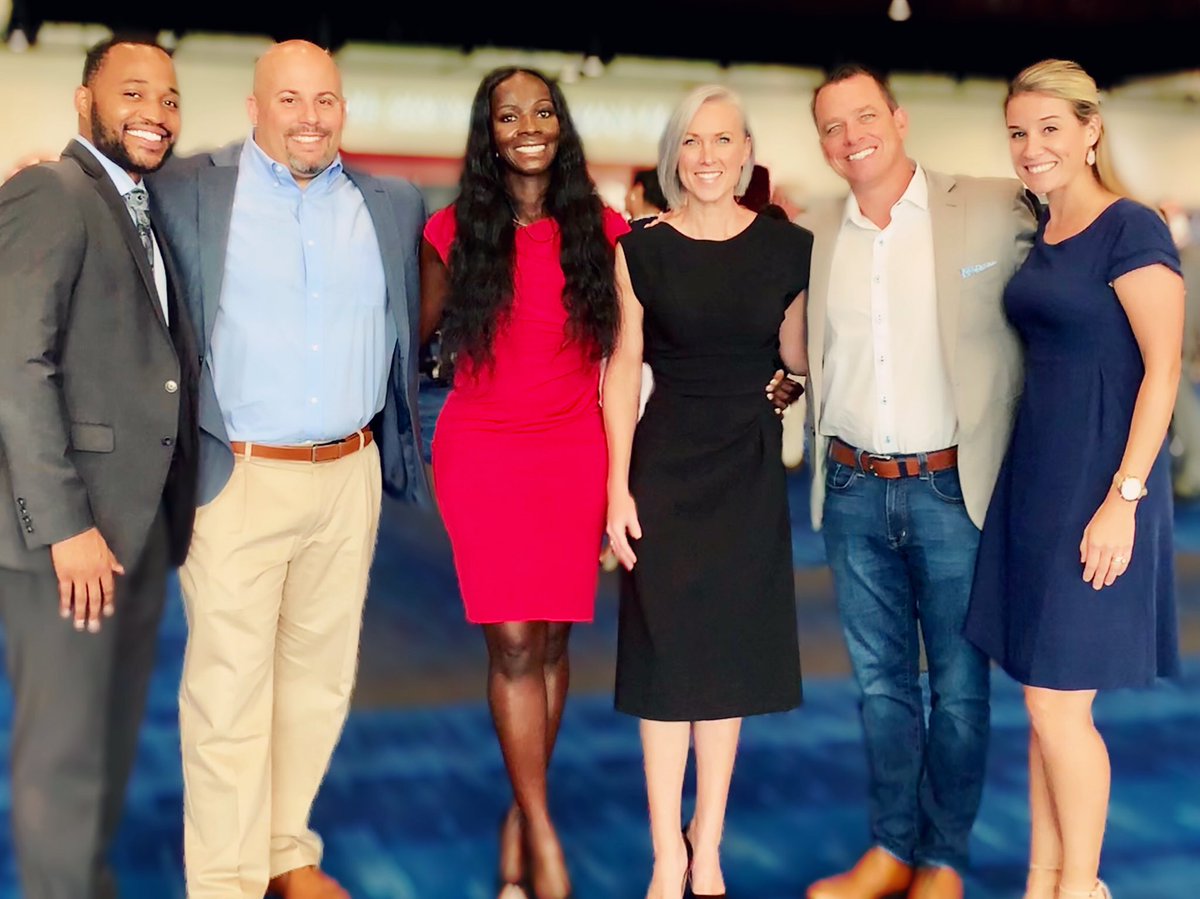 lkalewis's tweet photo. Such an honor to be awarded Houstonβs Supplier of the year by #HMSDC today. Congrats Shay & WWT Houston Team ... Love our team!!! I https://t.co/zlHncTkN2b
