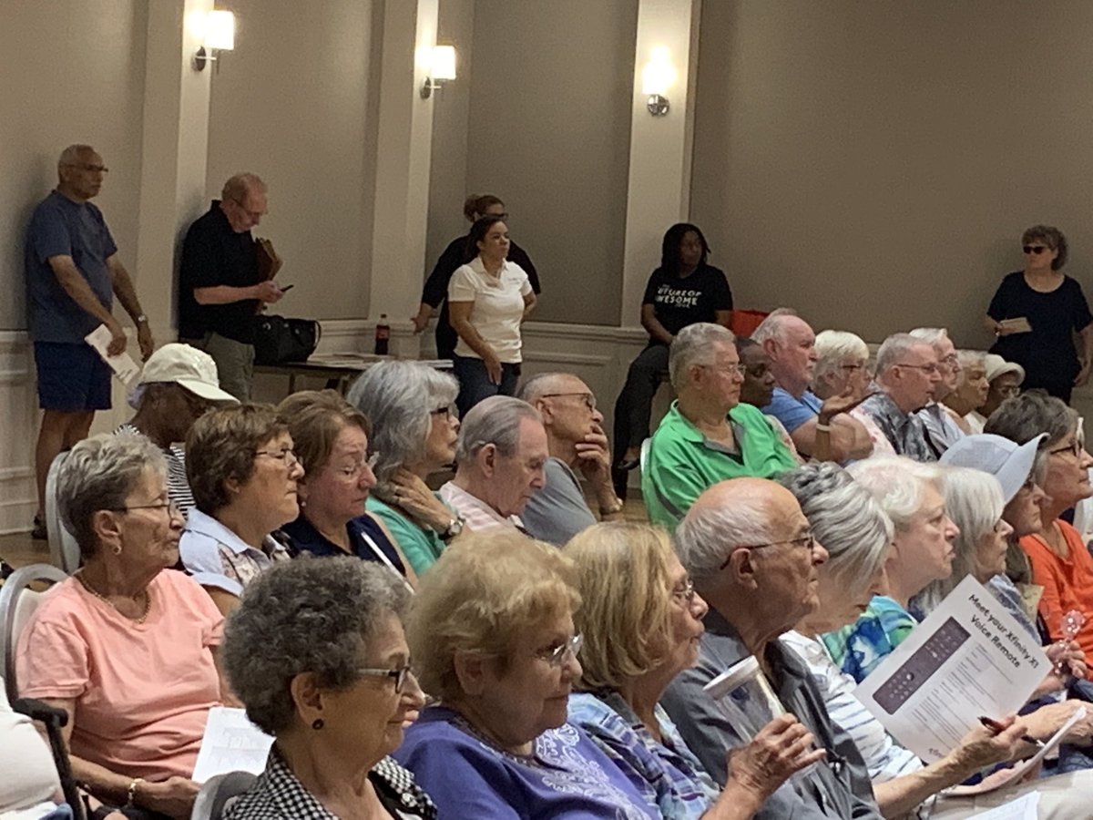 Melanie20735's tweet photo. Nobody presents #Xfinity like @ComcastBeltway product pashionista Patricia Furman &amp; Tech Mgr Kenja Thomas! @LeisureWorldMd has a packed house with full support of our #Xfinitycommunities HD TV, High Speed Internet &amp; WiFi included in the 2020 contract! #X1 #Connectingseniors https://t.co/6MKgpEEcpz