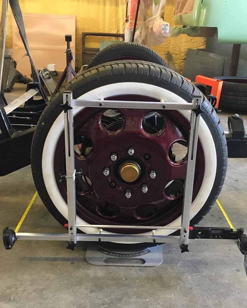 QTAlignment's tweet image. #WheelWednesday
Another awesome build in progress for the #shakedowntosema tour, putting the #QuickTrickAlignment 90073 system to use. 
Repost from @popeyesrodshop -  Getting the front end lined up with the @quicktrickalignment kit. Awesome product and service from them. Good th.