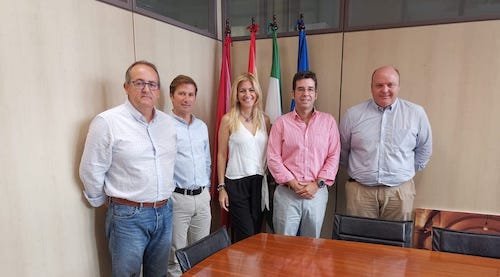 abbasben's tweet photo. El Aula de Transformación Digital #atdfiware @FIWARE de la @Univcordoba presenta, en la nueva Concejalía de Transformación Digital del @ayuncordoba_es, sus propuestas de colaboración. #CordobaEsp, #fiware, #fiwarezone, #iot, #smartcity
https://t.co/hFrZy6Lxum https://t.co/NanfZsliFV