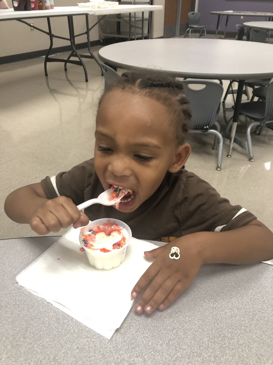 preddieallena's tweet photo. WTP Family night fun📚. Ice Cream and Books #wtprocks #wearewayne #wtpadventures https://t.co/IPIaP17oN3