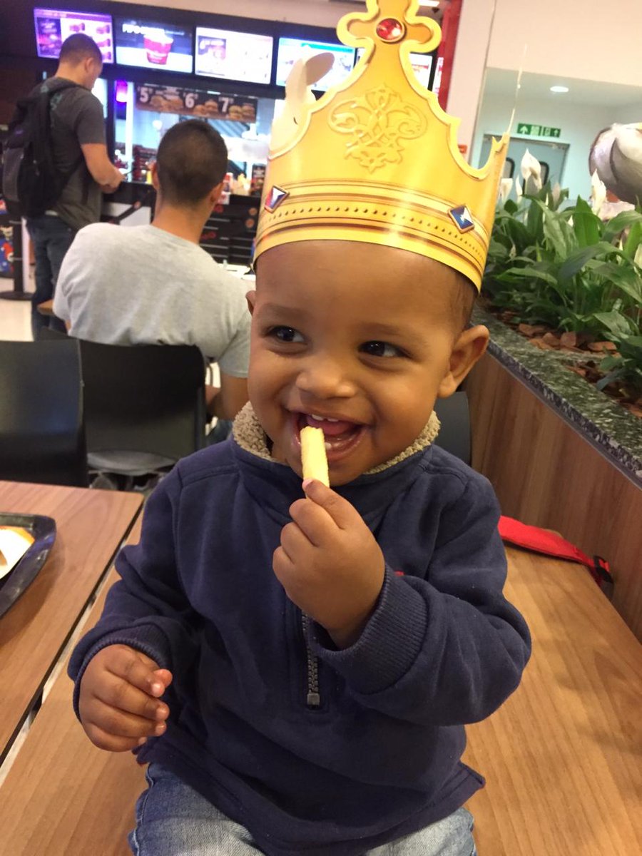 JenniferHelenaa's tweet photo. #BurgerkingBaby 💙😍👑 https://t.co/7lhdbpfPil
