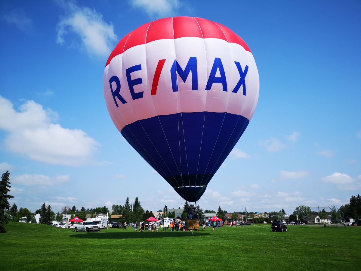 SpringLakeRanch's tweet image. Wow! Get the First Look at our Newest Home For Sale at HOMEWARD ~ Sept. 14th. Hot Air Balloon, BBQ, Pop-up Shops + More... - mailchi.mp/7ea3d872b43d/j…