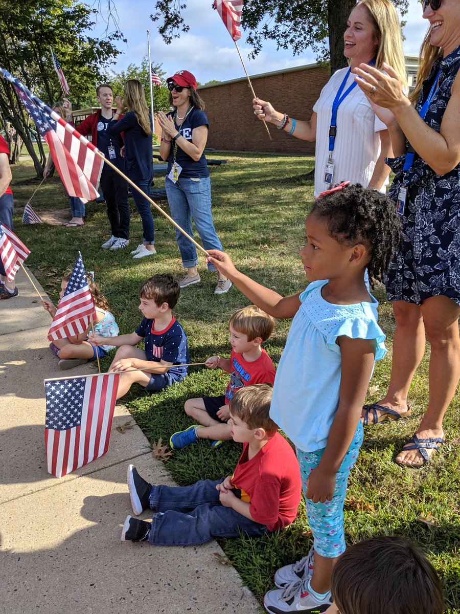 EAFinnegan's tweet photo. Showing appreciation for all Hopewell Valley First Responders on Sept. 11. Thank you! #beartavernpride #UFCRS https://t.co/jqjaVfWchv