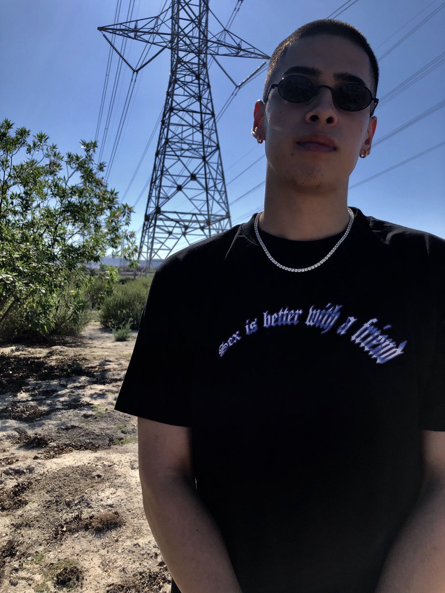 Sex is better with a friend 🔮