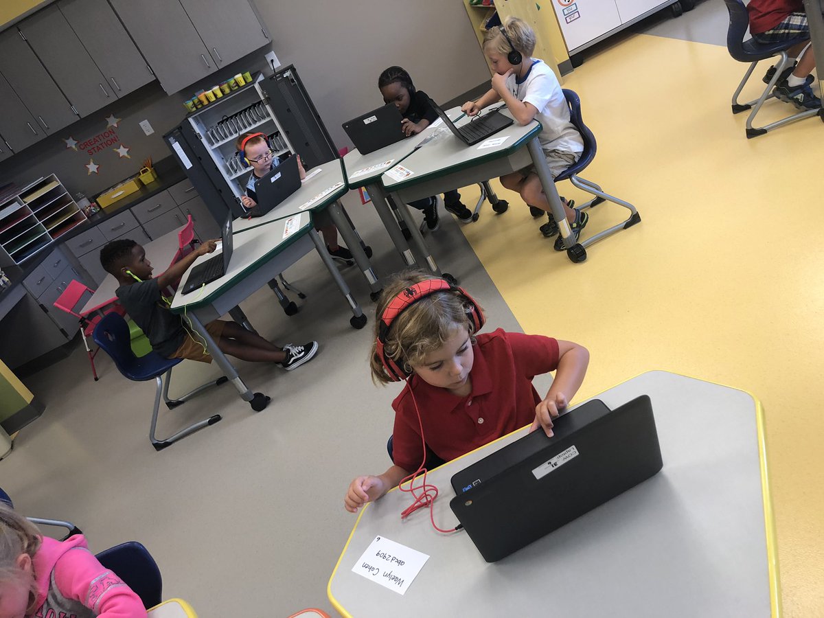 MsflickK's tweet photo. Exciting things happening in room D113. We had so much fun exploring our personal computers in class today. We learned all about taking care of them too! #responsibility #Kindergarten #technology #FBES https://t.co/UICygzHps0