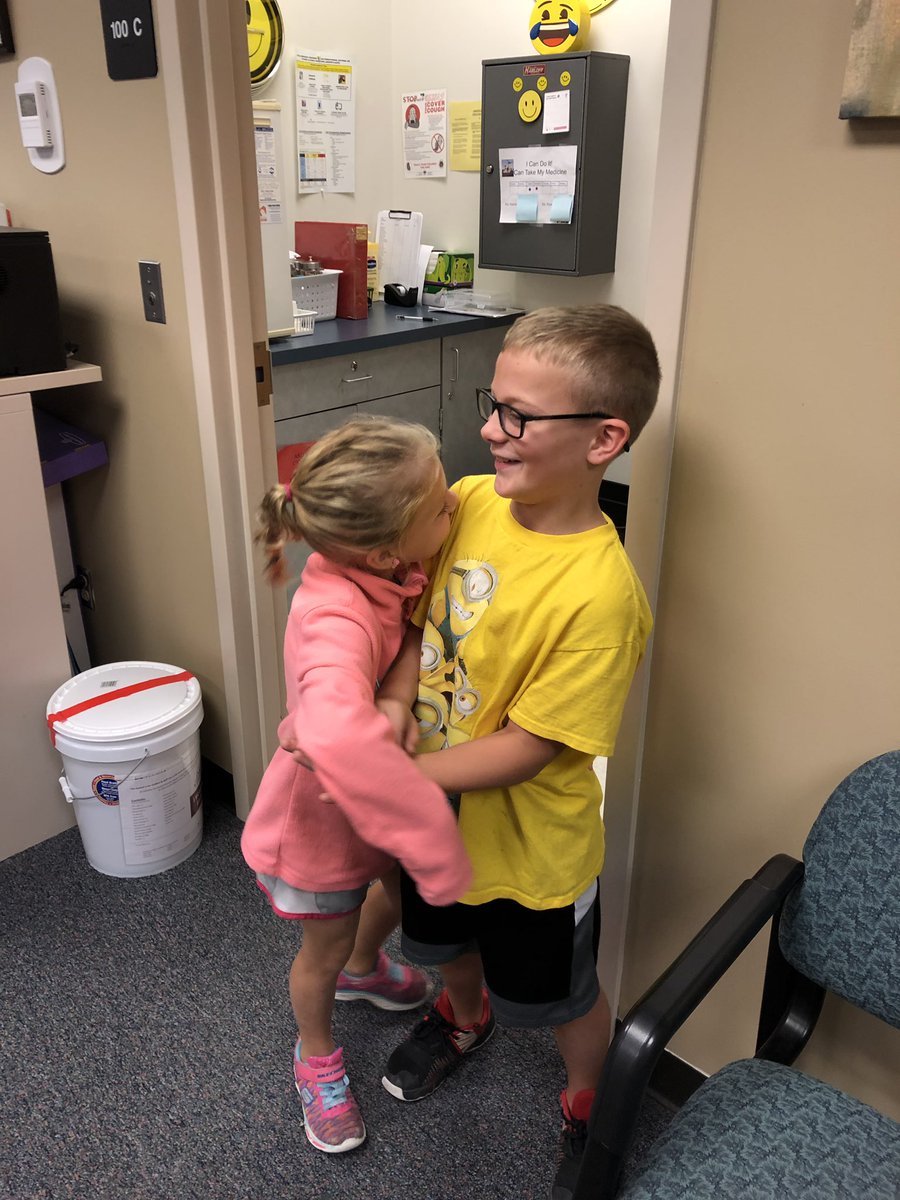 JFNorfolk's tweet photo. Siblings running into each other in the office. Heartwarming. #pantherpride #jeffersonway #npspanthers https://t.co/QVCPaA2uDa