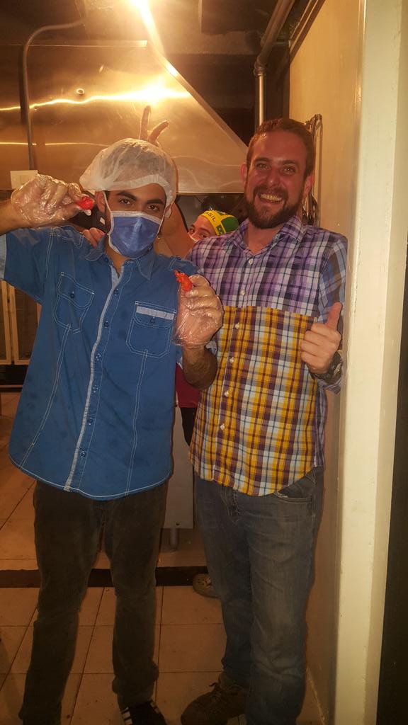 picanticook's tweet image. Emprendi este proyecto bajo condiciones difíciles (vivo en venezuela) y poco a poco va agarrando forma! La salsa más picante con un Ají traído de la India (bhut jolokia) toda una aventura! Regálenme un RT para la buena suerte🖤🔥