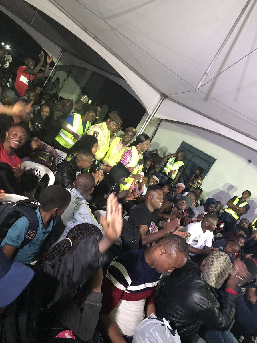cbngov_akin1's tweet image. PHOTOS:
The Chairman/CEO of Nigerians in Diaspora Commission, Hon. Abike Dabiri-Erewa while receiving the 187
Nigerians from South Africa tonight in Lagos. 
#XenophobiaInSouthAfrica 
#XenophobicAttacks