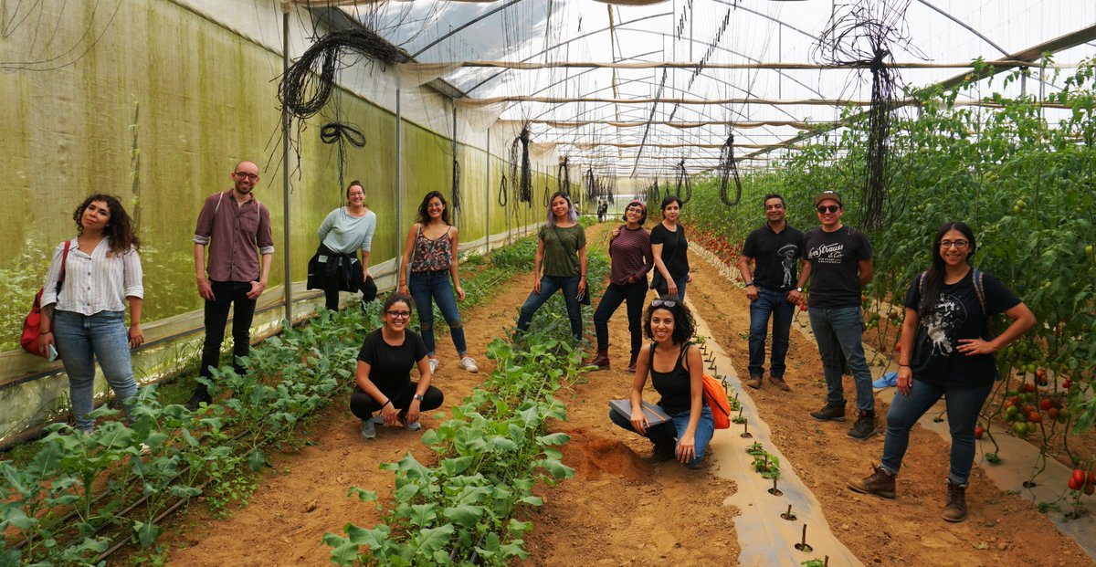 cirila_thompson's tweet photo. En @WfsfM hablaré de la Especialidad en diseño del mañana de @centro_news, programa que tengo el honor de dirigir desde sus inicios. Aquí nuestra V generación. https://t.co/qGIiPAAvMc