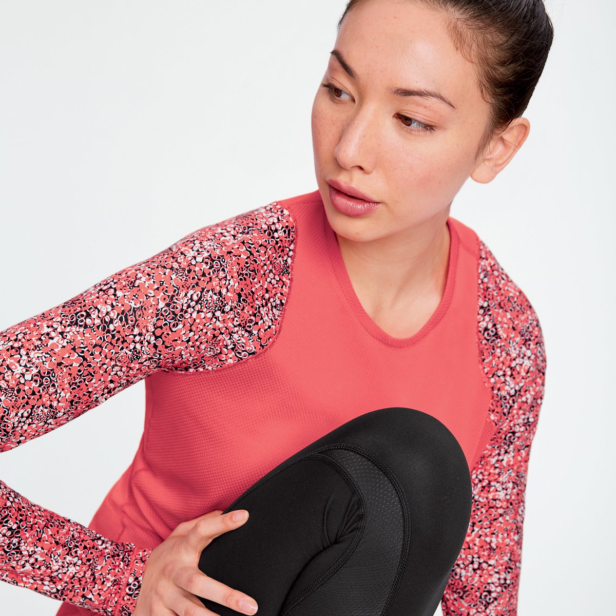 CutterandBuck's tweet photo. Space age technology meets sporty style in this long-sleeve protective layer. #ANNIKA https://t.co/GMcZGKckRr https://t.co/XWcsmuQdGX