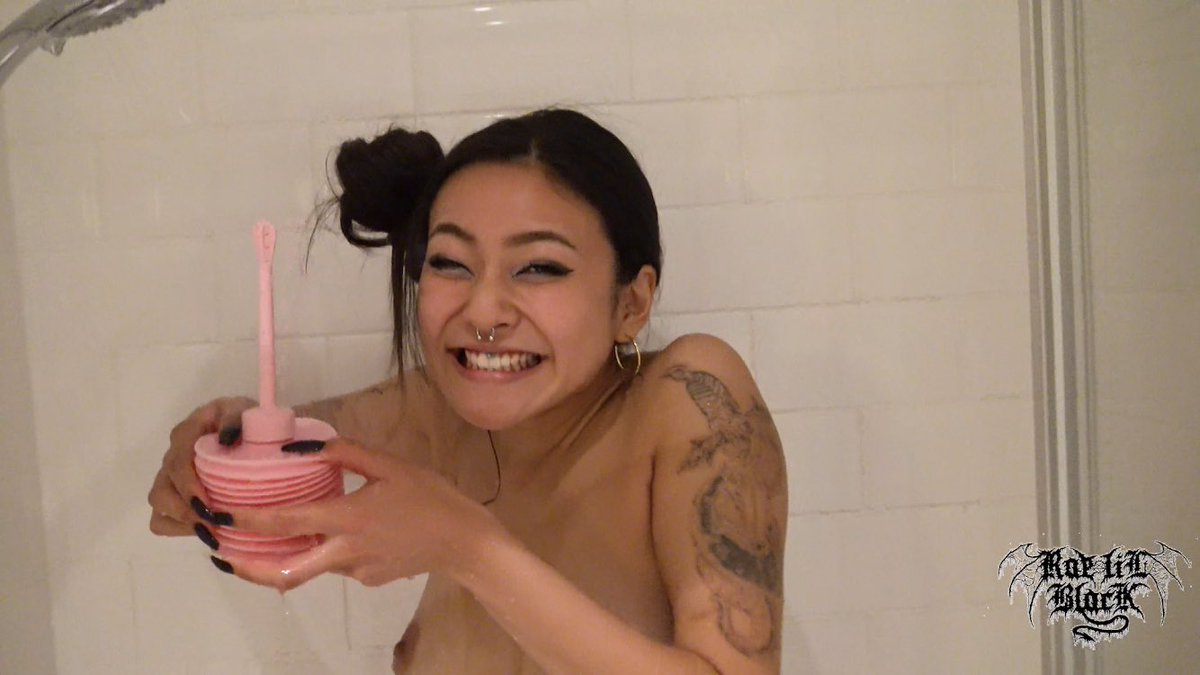 It’s just me washing my vagina, taking shower, peeing... https://www.pornhu...