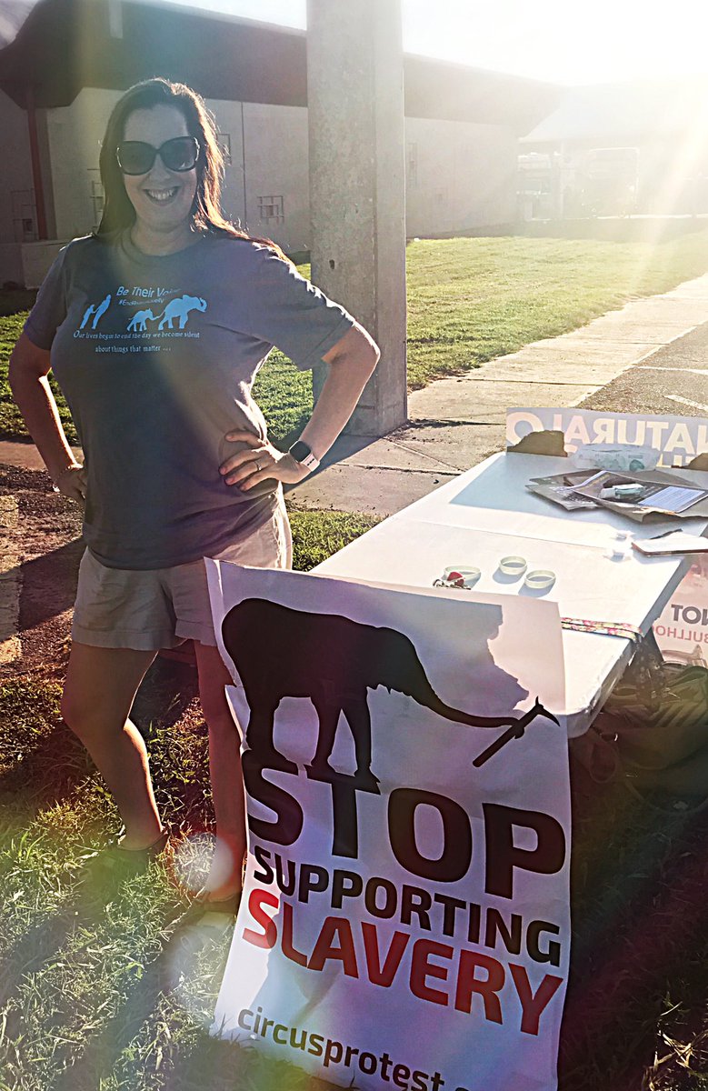WildAnimalsFree's tweet photo. We spent time yesterday and today at the #CarsonAndBarnes Circus. Our goal was to help inform patrons of the abuses they commit against their elephants, and we succeeded! All 100 info sheets were passed out and people were polite. #EndAnimalCruelty #ForTheAnimals https://t.co/n2H3ebWS0Y