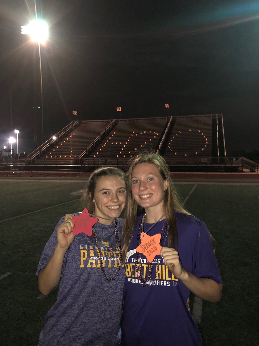 micayla_shaw's tweet photo. finally senior season!!💜💛 #seniorszn https://t.co/DIjqQVblBd