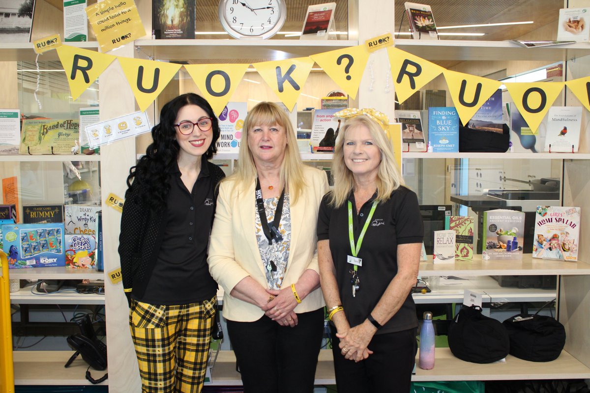 Co-workers and employees of the Stretton Centre were encouraged to wear a touch of yellow today in recognition of <a href="/ruok/">Vincent Lee</a>. How great do our colleagues from <a href="/PlayfordCouncil/">City of Playford</a> Library look? 

#RUOk #TrusttheSigns #RUOkDay