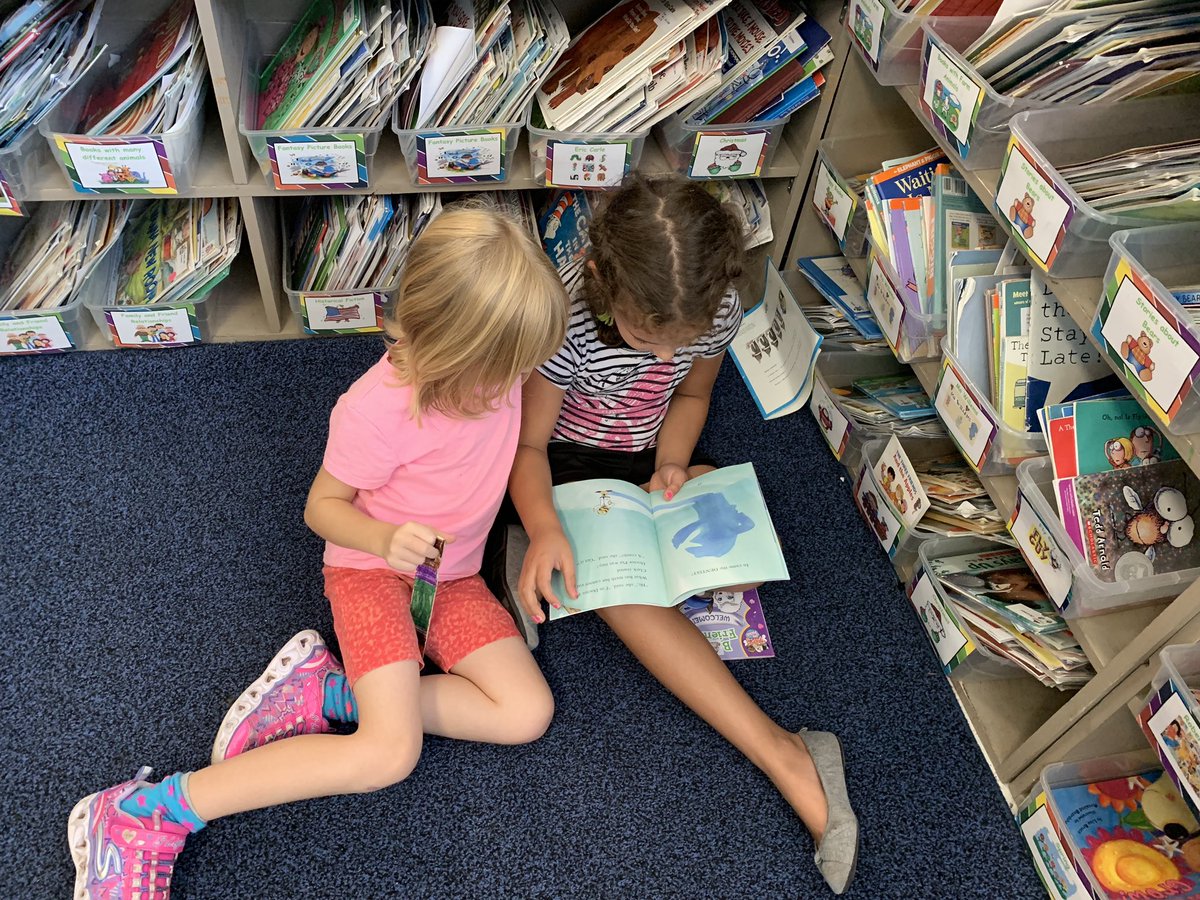 MindyLHubbard's tweet image. @Neosho_Central is busy assessing baseline reading levels with the DRA this week. @dawnjohns1st had some moments to assess while students were engaged in stations. #routinesmatter @christinecawle3 @nathan_manley