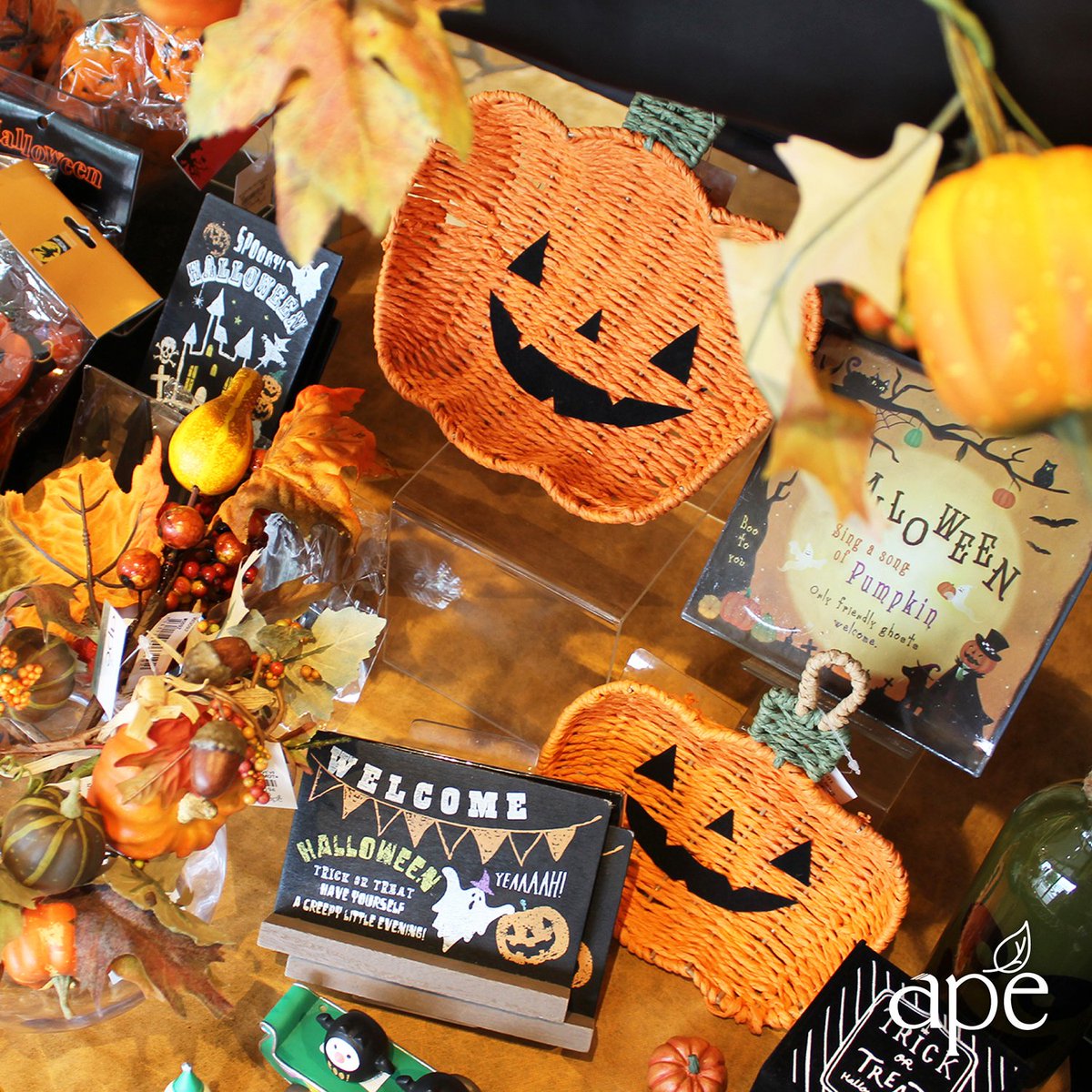 ape_group's tweet photo. 🌟🎃It's HALLOWEEN TIME🎃🌙
＼ハロウィン雑貨で盛り上げよう！／

アーペでは、大人も子どもも楽しめる、ハロウィンアイテムを多数取り揃えております😆🎶 https://t.co/UlQqtAaybP