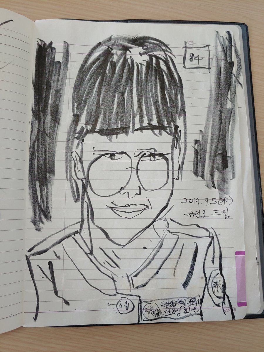 mueoks's tweet photo. #portrait https://t.co/m12EfnPrH2