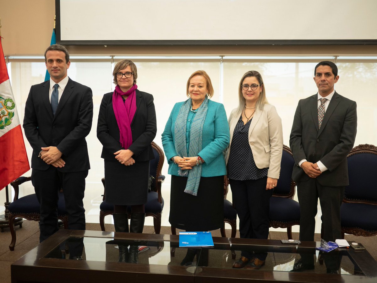 Valiosos_org's tweet photo. Así fue el lanzamiento oficial de https://t.co/yiiqRtYetM en la Cámara de Comercio de Lima. Contó con la participación de los embajadores Kate Harrisson y Carlos Scull, además de la presidenta de la CCL, Yolanda Torriani y el presidente de Hijos del Padre Pío, Fabrizio Caciano. https://t.co/feWrRl3FUH