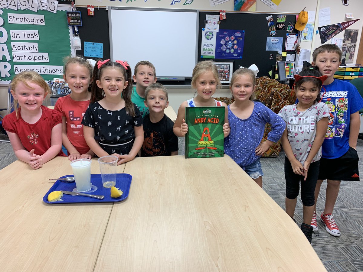 TESChallengeLab's tweet image. Today first graders began their journey with @Quirkles and they were pumped!! #AndyAcid #ChallengeLab #TallyBEST #KISDBEST