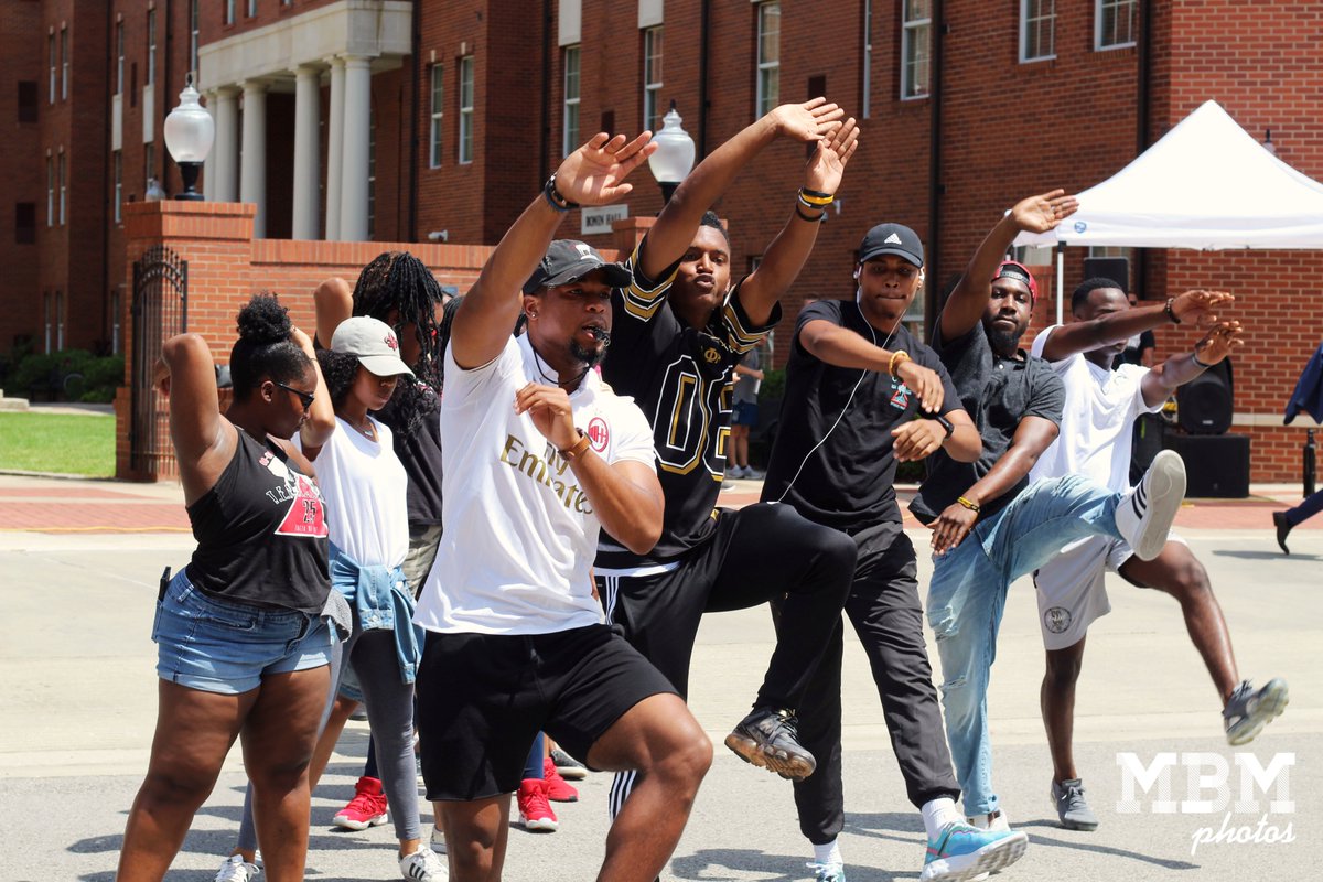 mbmphotos_'s tweet image. 🔥first WOW of the school year🔥🤩 #UL19 #UL20 #UL21 #UL22 #UL23