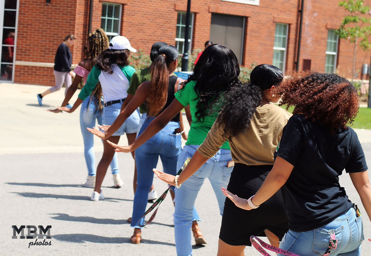 mbmphotos_'s tweet image. 🔥first WOW of the school year🔥🤩 #UL19 #UL20 #UL21 #UL22 #UL23