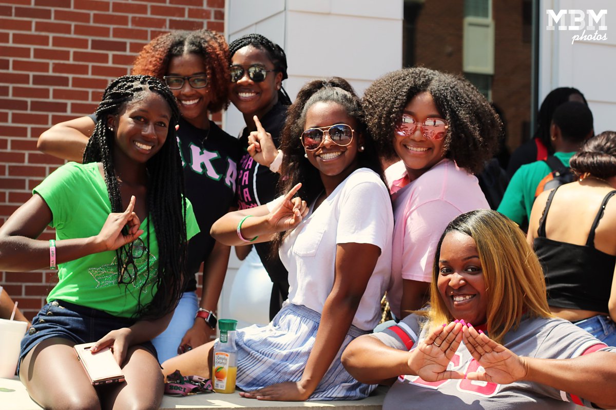 mbmphotos_'s tweet image. 🔥first WOW of the school year🔥🤩 #UL19 #UL20 #UL21 #UL22 #UL23