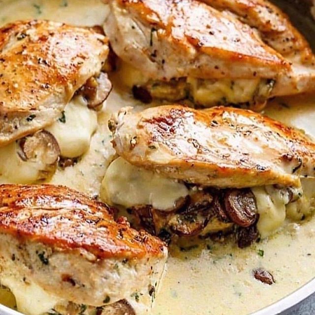 thrivingonketo's tweet photo. Keto Cheesy Garlic Butter Mushroom Stuffed Chicken by @lowcarb_claudia
There is nothing I don’t love about this 💛💛
.
#keto #ketodiet #ketolife #ketoliving #ketoweightloss #ketorecipe #ketorecipes #lowcarb #healthy #health #diet #weightloss #food #foodie #yum #intermittentfa… https://t.co/xTKMeSjKwf