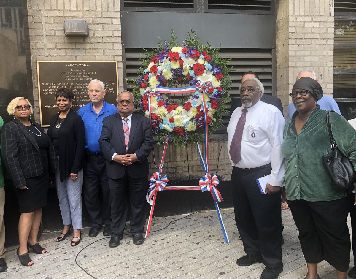 local1407's tweet photo. As we @DistCouncil37 gathered for the 18th time today in front of our Bldg to commemorate 9/11 remembering all those who perished including our members Father Judge of #Local299 Carlos Lillo of #Local2507 Ricardo Quinn of #Local3621 and Chet Louie of #Local2021 @AFSCME @AFLCIO https://t.co/UDVvwgsYo8