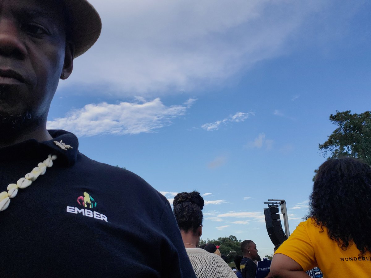 EmberCS_BedStuy's tweet photo. Ember in Houston!! Standing with our Brothers and Sisters to #SaveOurCharterSchools https://t.co/HMJx2o7Qxw