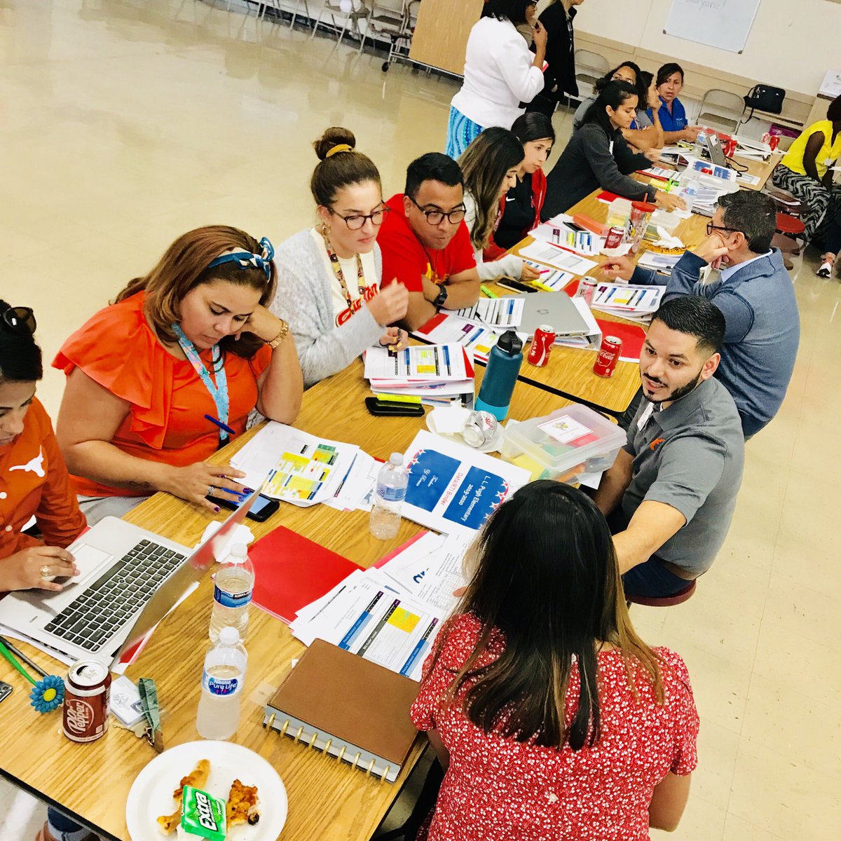 ElliotLuckett's tweet photo. Team Pugh analyzing data to set priorities! @MsCMontoya @ortizteach @TrevorKarr1 @AliciaLGray #DDIinAction #ThePughWay https://t.co/gOMFxW7zG5