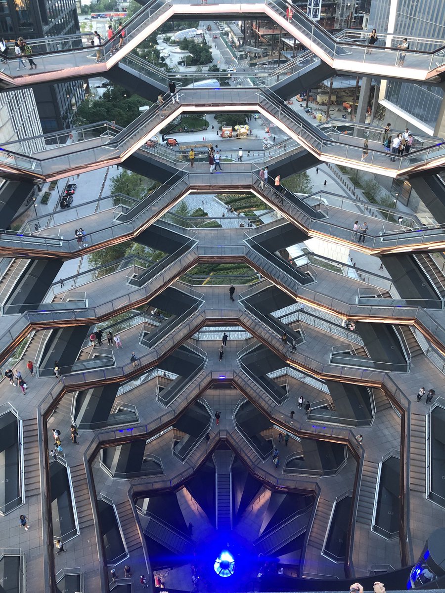 AfroJme's tweet image. Ok this is really cool 😎 @EarthCam  📷 helping out with our Group picture for NYC @AutodeskForge 🍕🗽 Accelerator at @thevesselnyc