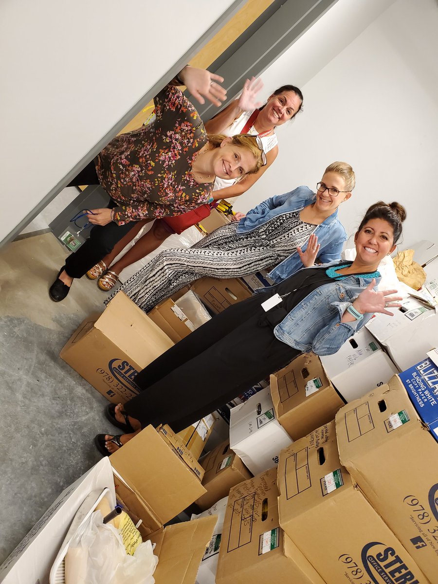 BPS_ArtDesign's tweet photo. #middleschoolartteachers awesome East and South Art teachers celebrate the opening of East! Cool new clean closet!!! Looking forward to the new year!
@BraintreeEDU @SMSBraintree @EastMSBraintree https://t.co/1vlTGCVTOX