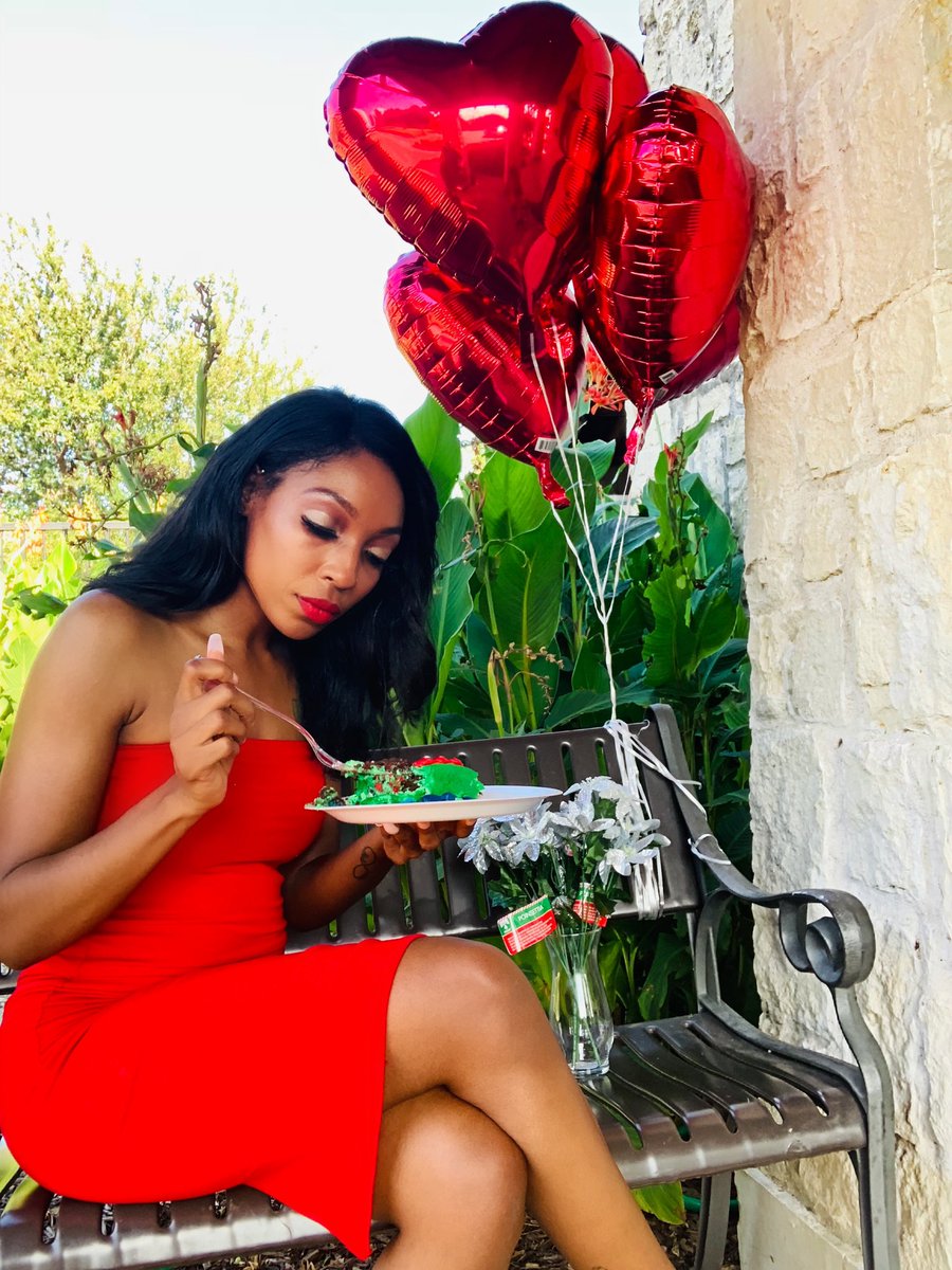 ShaRaySoSiddity's tweet photo. it’s hard to say I’m not gonna be sad today when sadness is the only thing I feel...But Today I’m going to take some shots and celebrate you because today is your day and I promise imma rep you til we meet again!!! #EARLDAY #LONGLIVELEAN I LOVE YOU AND HAPPY BDay #FlyHighEarl https://t.co/8h76iyrz1Y