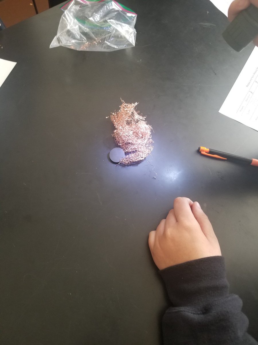 MrsWilliamsCh4's tweet photo. Super fun lab today! The students explored everyday items to distinguish which were metals or nonmetals. #OnTheRoadToMastery #lafo #lafoScience @LAFO_FWISD https://t.co/SUd4efyVFs