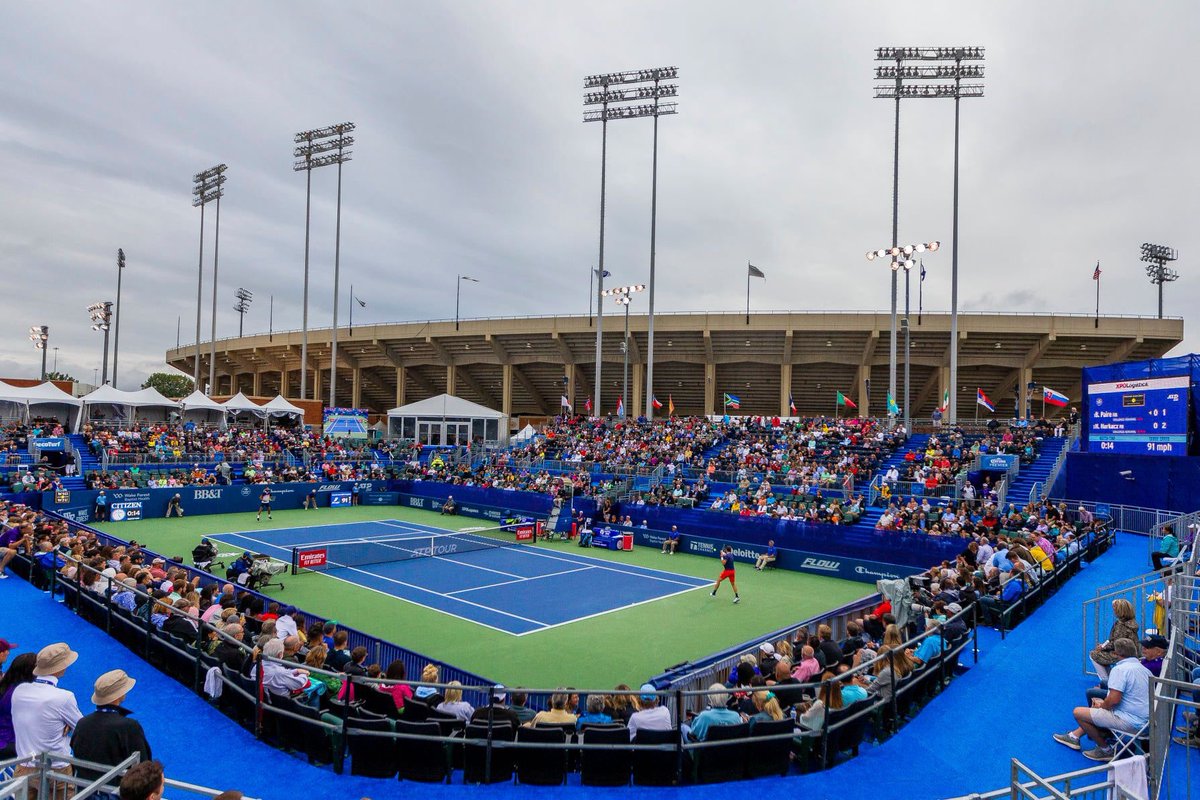 InProEvents's tweet image. There was no such thing as a bad seat in the house for fans at the Winston-Salem Open at @WakeForest. #frontrowview #wfu #tennisopen #wsopen