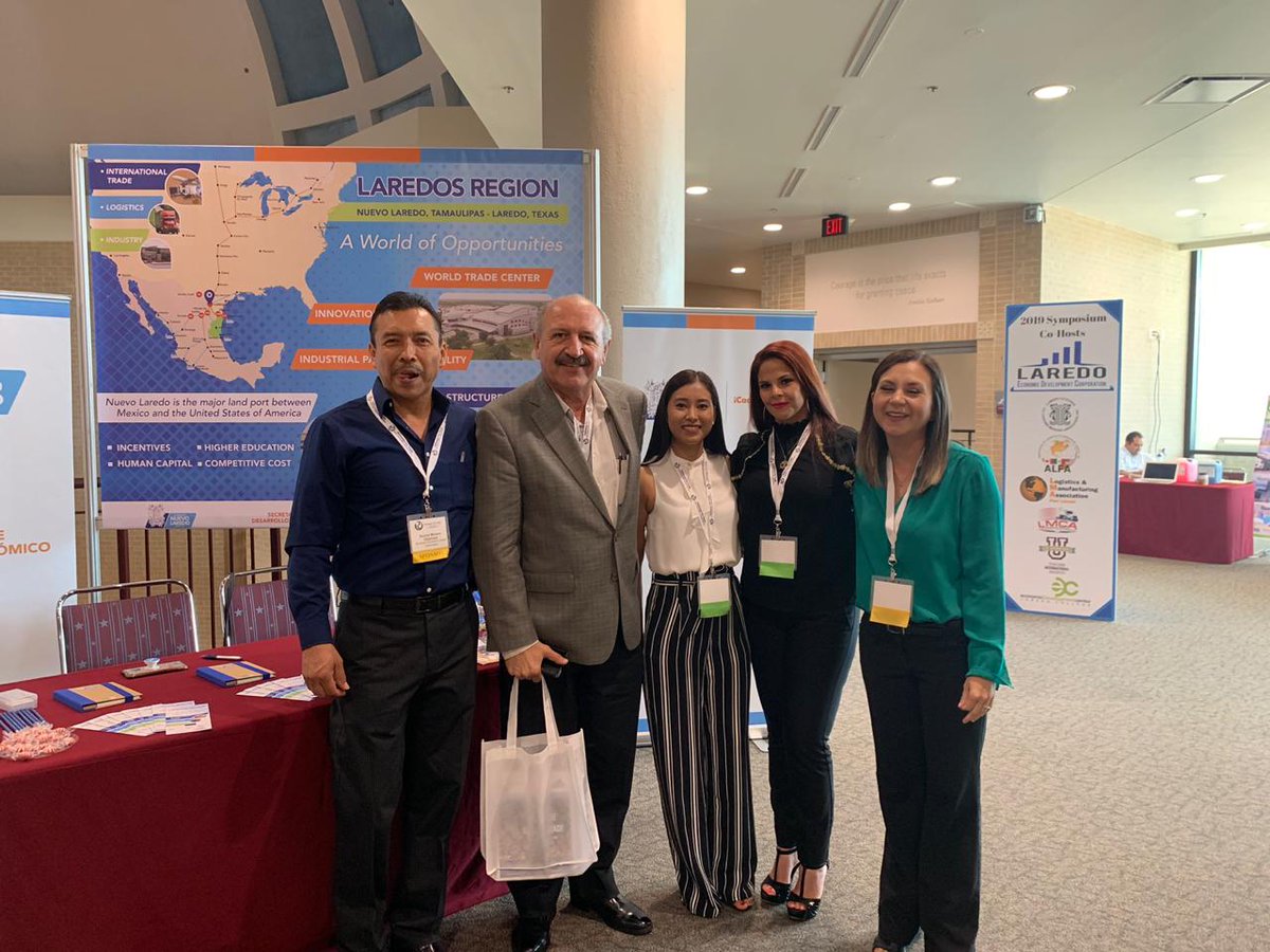 sedeconld's tweet photo. En el Simposio de Logística y Manufactura de Norte América 🇲🇽🇺🇸🇨🇦 #PathwaysForTrade que organiza @LaredoEDC el regidor Gerardo Peña representó al Alcalde @EnriqueRivasCue
A través de @sedeconld @Gob_NuevoLaredo se promueven ventajas competitivas de #NuevoLaredo para la inversión https://t.co/THyQU4rBFK