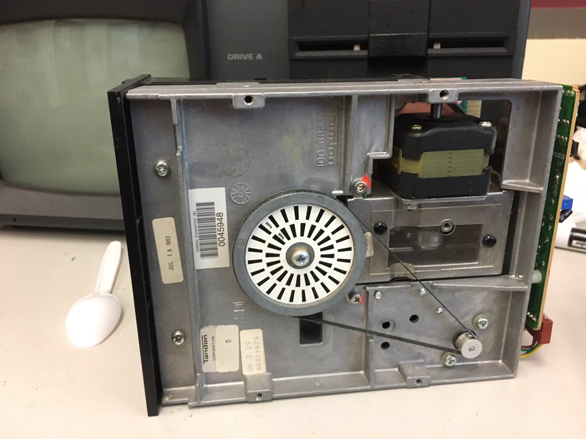JulianNowaczek's tweet photo. Kinda cool, the floppy drives have strobe markings on the drive spindle https://t.co/mUcx1nokUt