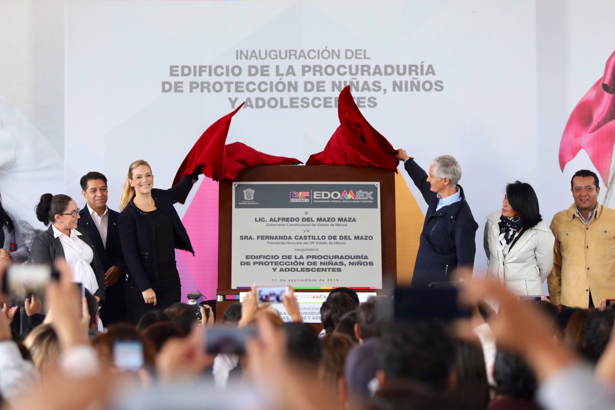 alfredodelmazo's tweet photo. Atender a las niñas, niños y adolescentes mexiquenses es mirar hacia el futuro. Por eso, junto con mi esposa @fercastillodm, inauguramos el nuevo edificio de la Procuraduría de Protección de Niñas, Niños y Adolescentes, en #Toluca. Porque queremos que tengan un mejor desarrollo. https://t.co/QzopPnL6HQ