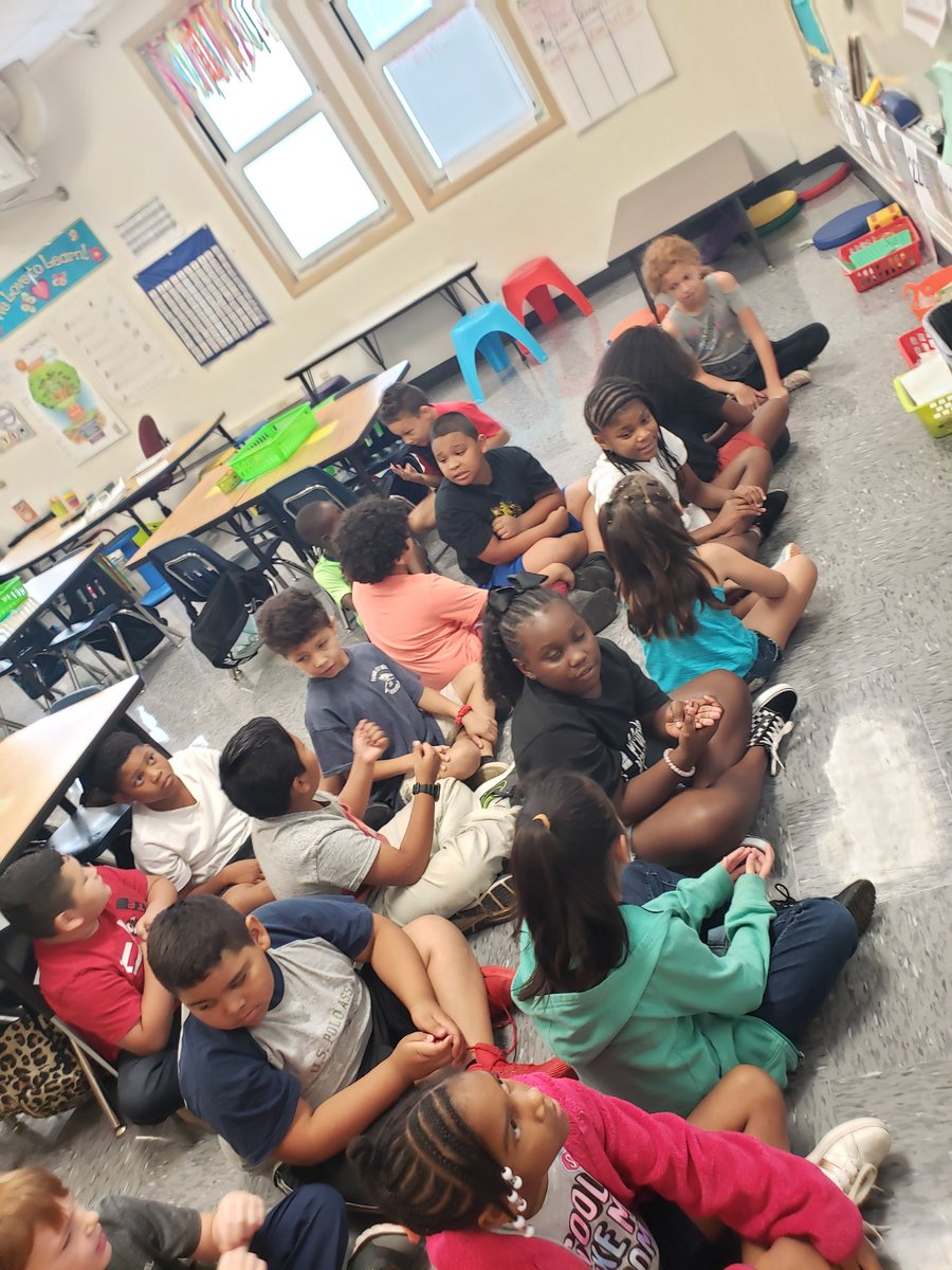 hgpounders's tweet photo. Total engagement today with @numbertalks! We are excited to find relationships in multiplication!! #doubles #doublethegroups #fcslearn @WeedenElem #studentthinking #qualityconversation #mathisfun https://t.co/ZSOZU59XIM