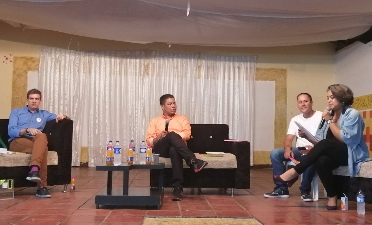 PrensaAlexDuran's tweet photo. De cara a la comunidad Alex Durán @alexduran76 atiende invitación a foro ciudadano convocado por la comuna 10 y el barrio El Guabal #Esperanza Hilo comunitario https://t.co/kdy7AobZpf