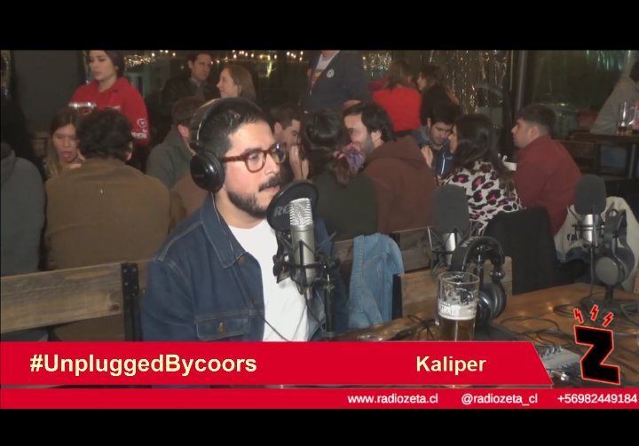 jany_ta's tweet photo. #UnpluggedByCoors @jnunezlazcano con la oreja puesta en @RadioZeta_cl https://t.co/K49WbNbCLw