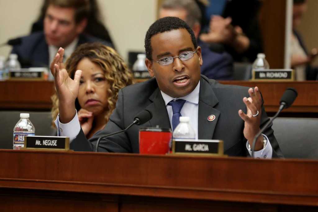 dailycamera's tweet photo. House Judiciary Committee acts on local resolutions and approves gun regulations https://t.co/MdNQCiBFfN https://t.co/8hJArrfWPm