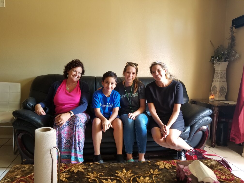 walshra4's tweet photo. Home visits. Thank you @SelwaToma for this. ❤️❤️❤️❤️ https://t.co/5BpQijAby7